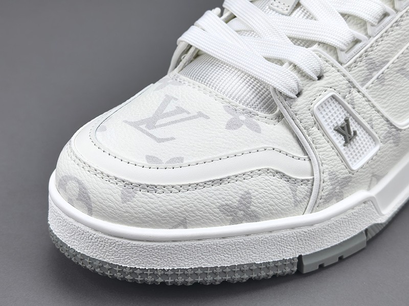 LV Trainer Sneaker 008