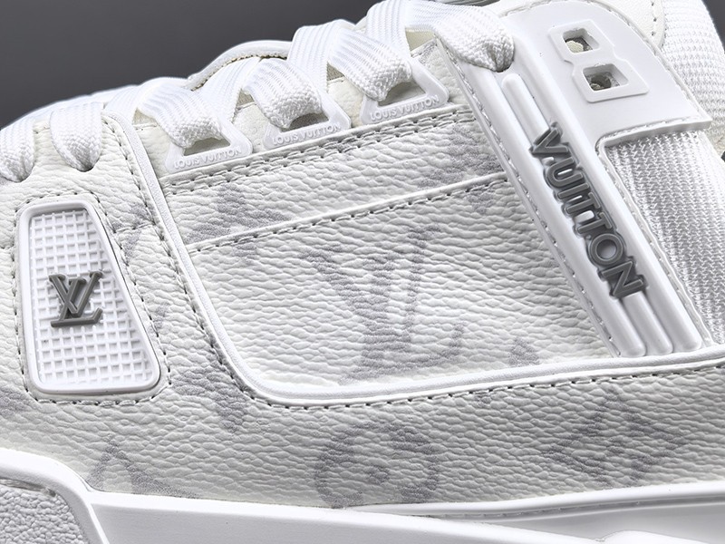 LV Trainer Sneaker 008