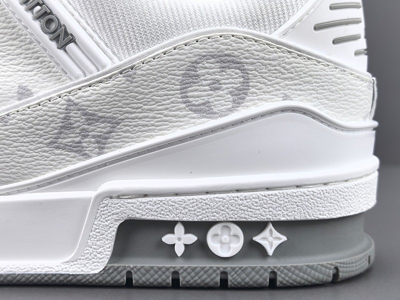 LV Trainer Sneaker 008