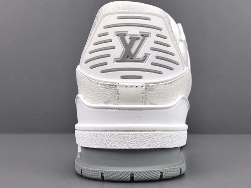 LV Trainer Sneaker 008