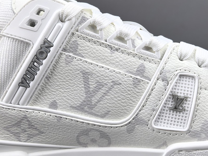LV Trainer Sneaker 008