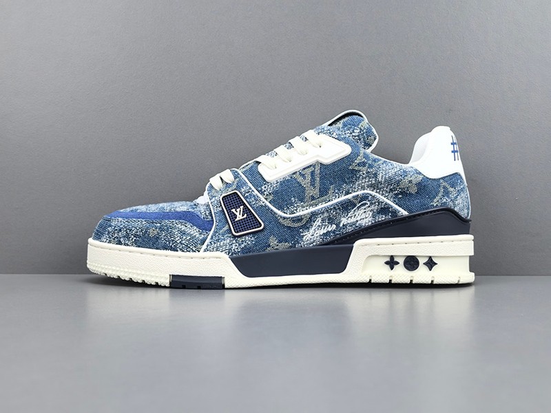 LV Trainer Sneaker 009