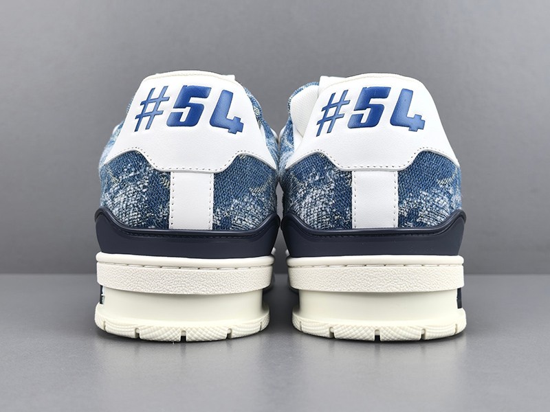 LV Trainer Sneaker 009