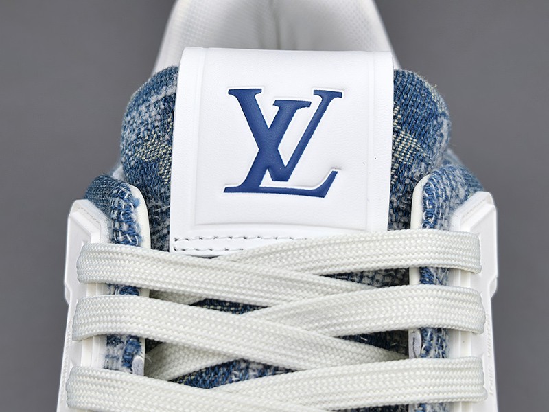 LV Trainer Sneaker 009
