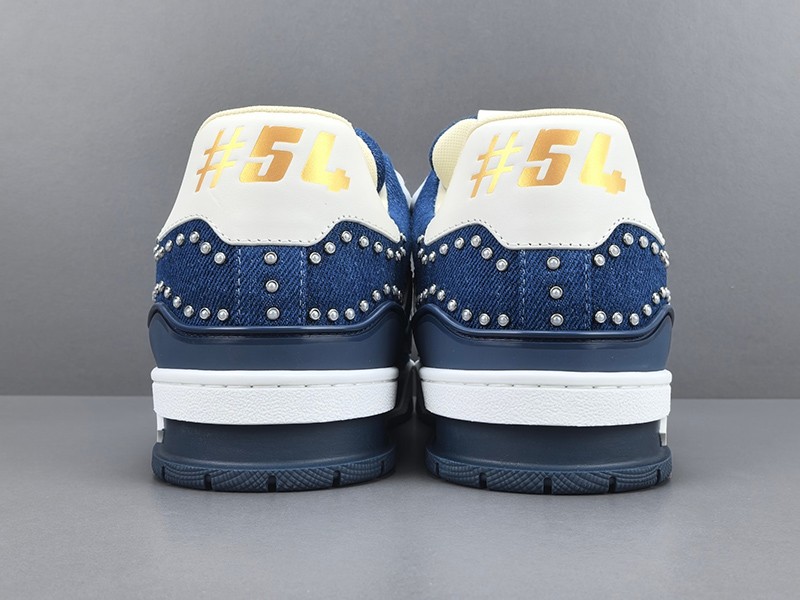 LV Trainer Sneaker 010