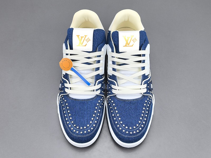 LV Trainer Sneaker 010