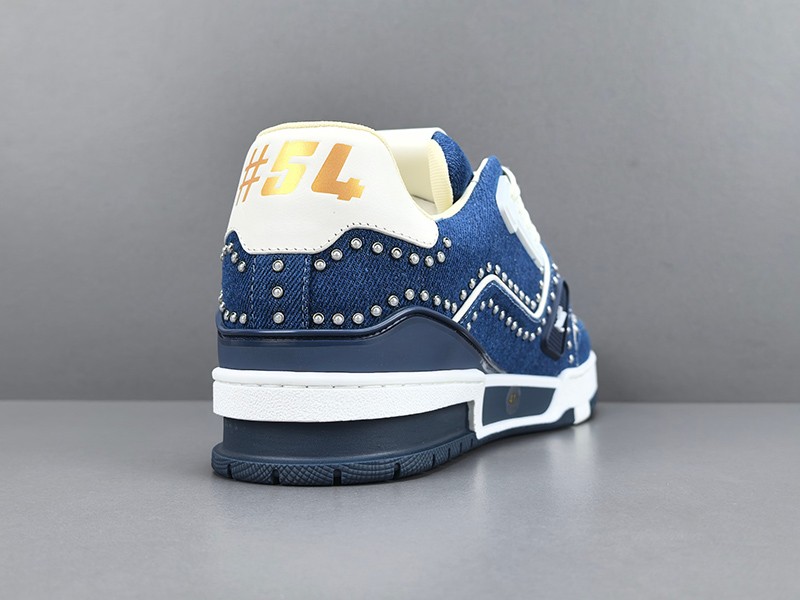 LV Trainer Sneaker 010