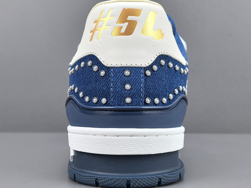 LV Trainer Sneaker 010