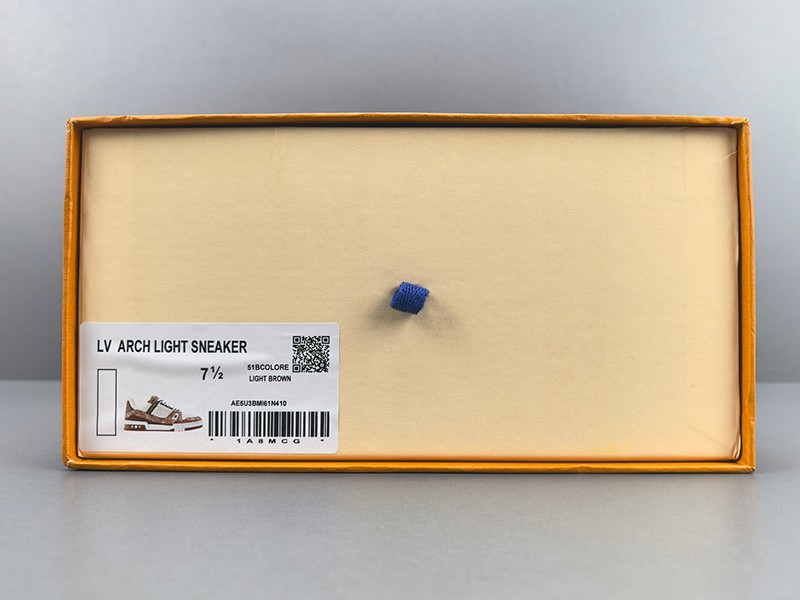 LV Trainer Sneaker 011