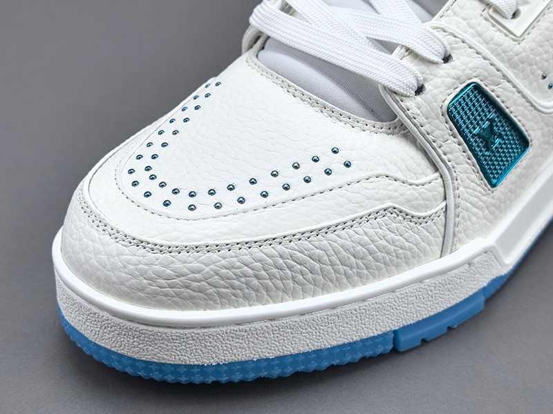 LV Trainer Sneaker 012