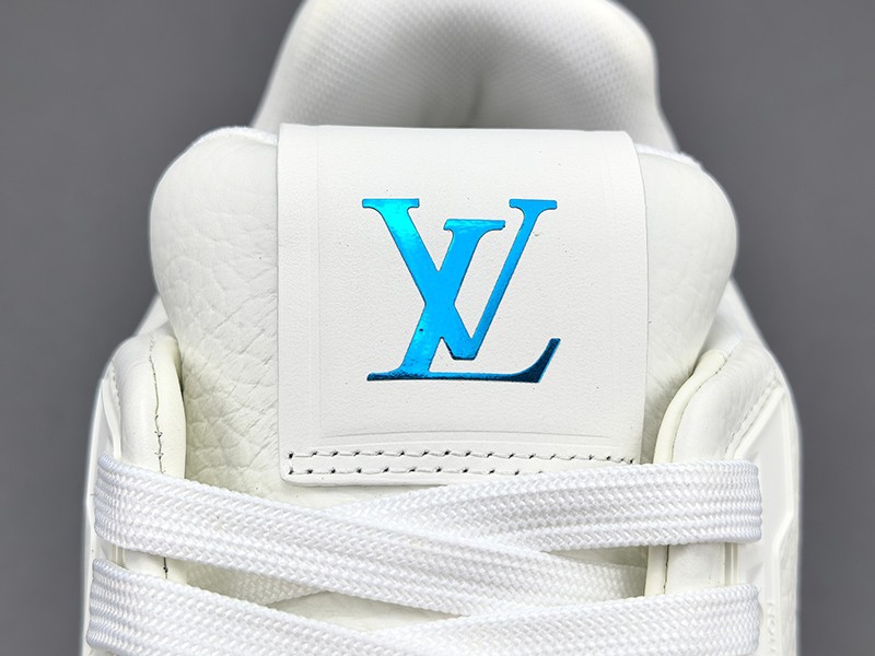 LV Trainer Sneaker 012