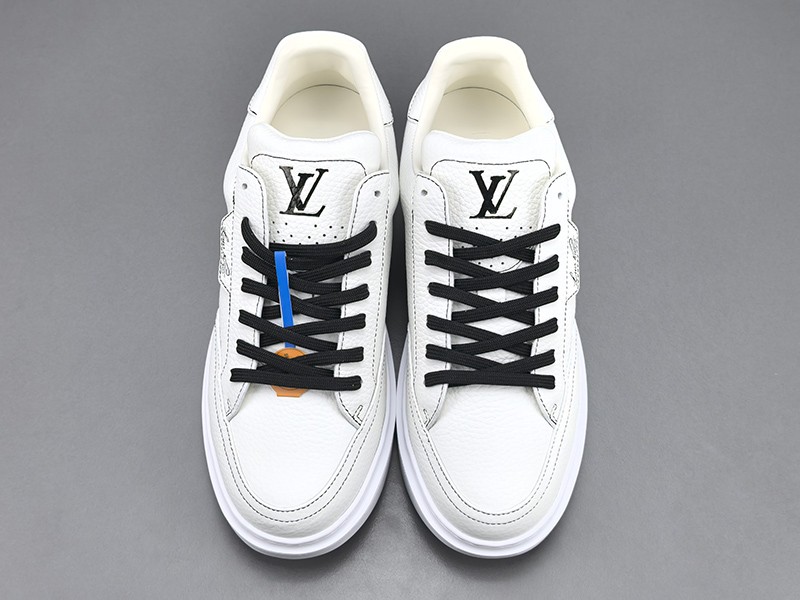 LV Trainer Sneaker 013