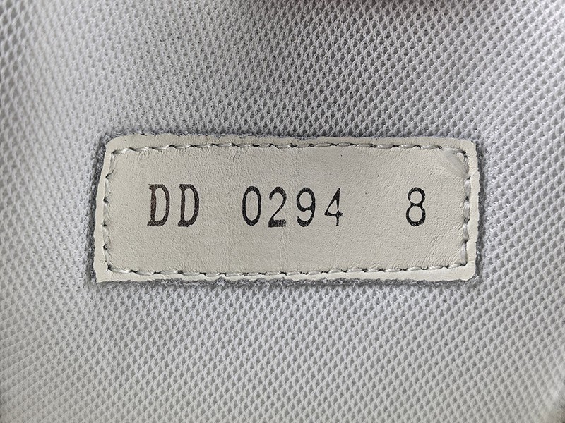 LV Trainer Sneaker 013