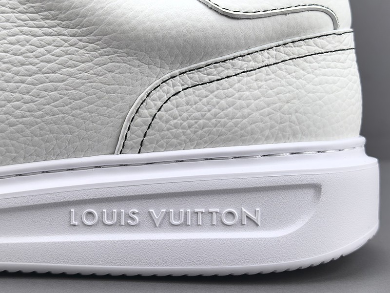 LV Trainer Sneaker 013