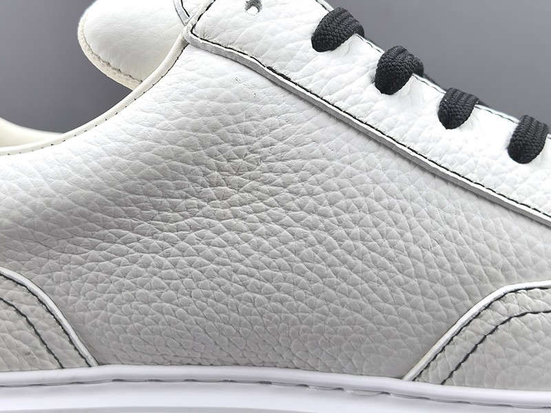 LV Trainer Sneaker 013