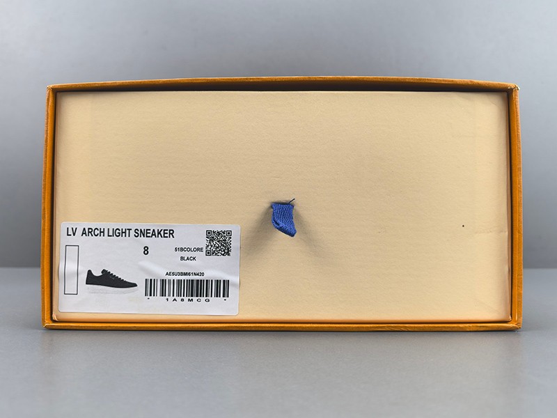 LV Trainer Sneaker 014