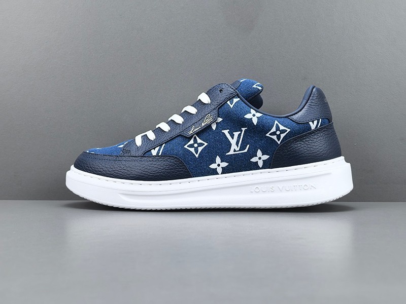 LV Trainer Sneaker 015