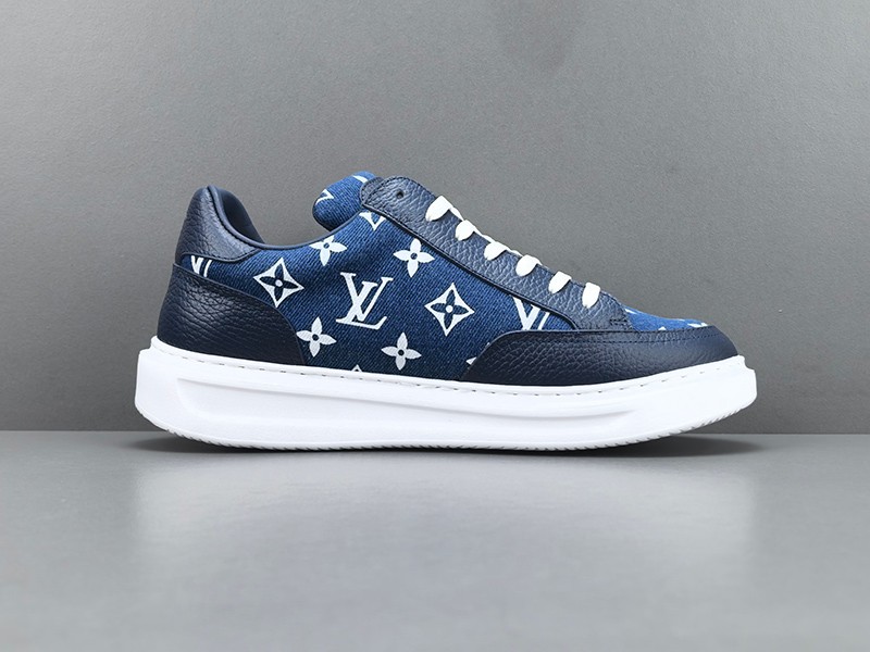 LV Trainer Sneaker 015