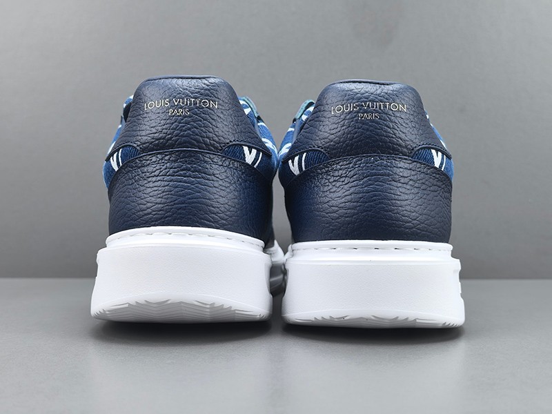 LV Trainer Sneaker 015