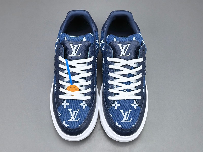LV Trainer Sneaker 015