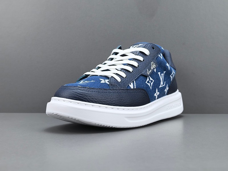 LV Trainer Sneaker 015