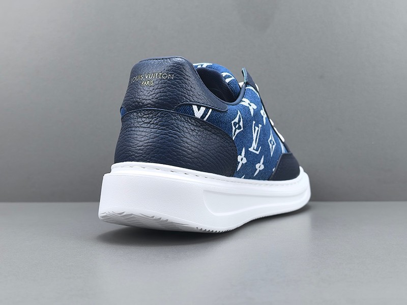 LV Trainer Sneaker 015