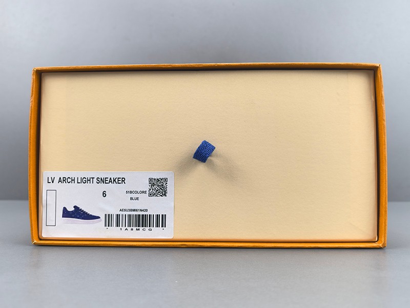 LV Trainer Sneaker 015