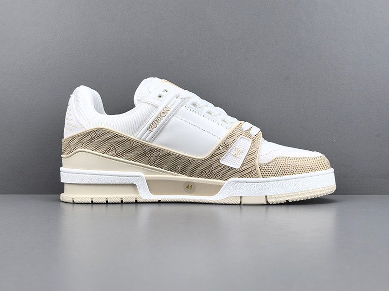 LV Trainer Sneaker 017