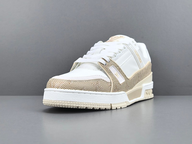 LV Trainer Sneaker 017