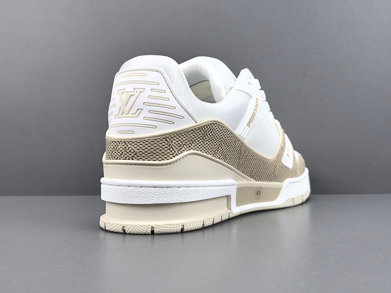 LV Trainer Sneaker 017