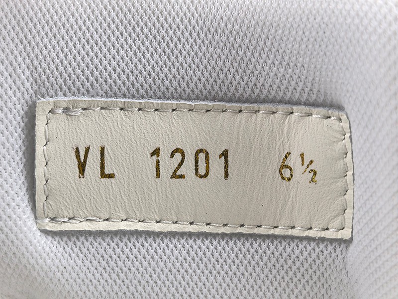 LV Trainer Sneaker 017