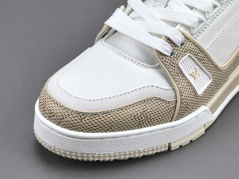 LV Trainer Sneaker 017