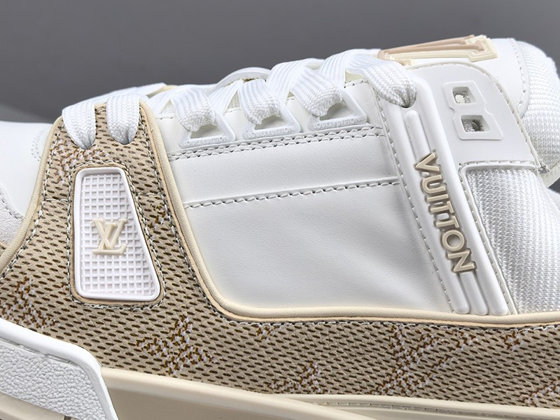 LV Trainer Sneaker 017