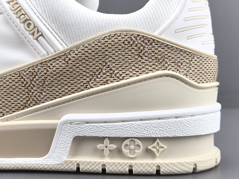 LV Trainer Sneaker 017