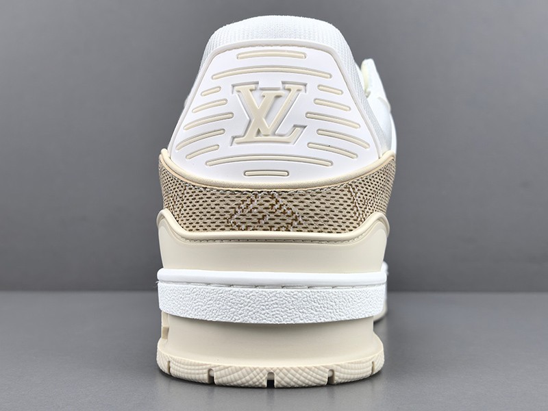 LV Trainer Sneaker 017