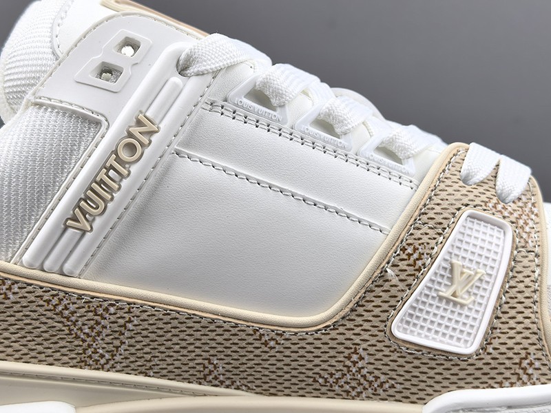 LV Trainer Sneaker 017
