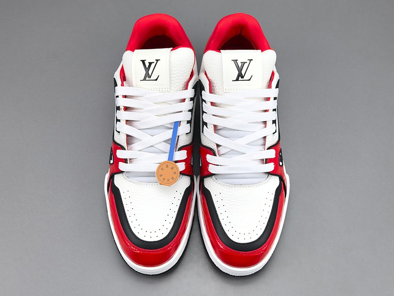LV Trainer Sneaker 018