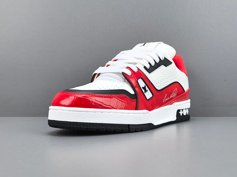 LV Trainer Sneaker 018