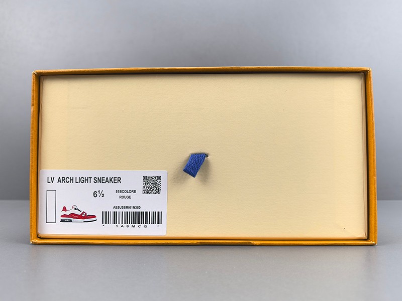 LV Trainer Sneaker 018