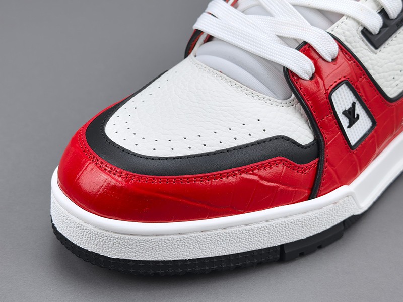 LV Trainer Sneaker 018