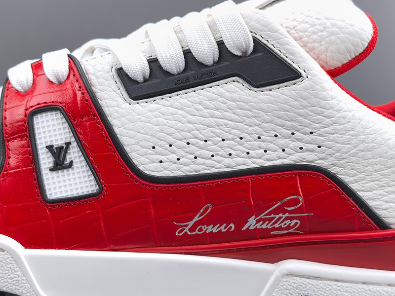 LV Trainer Sneaker 018