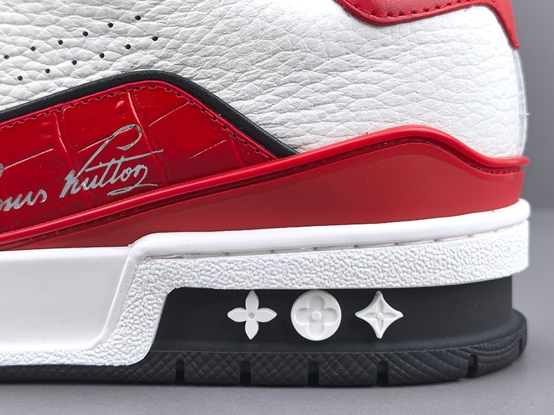 LV Trainer Sneaker 018