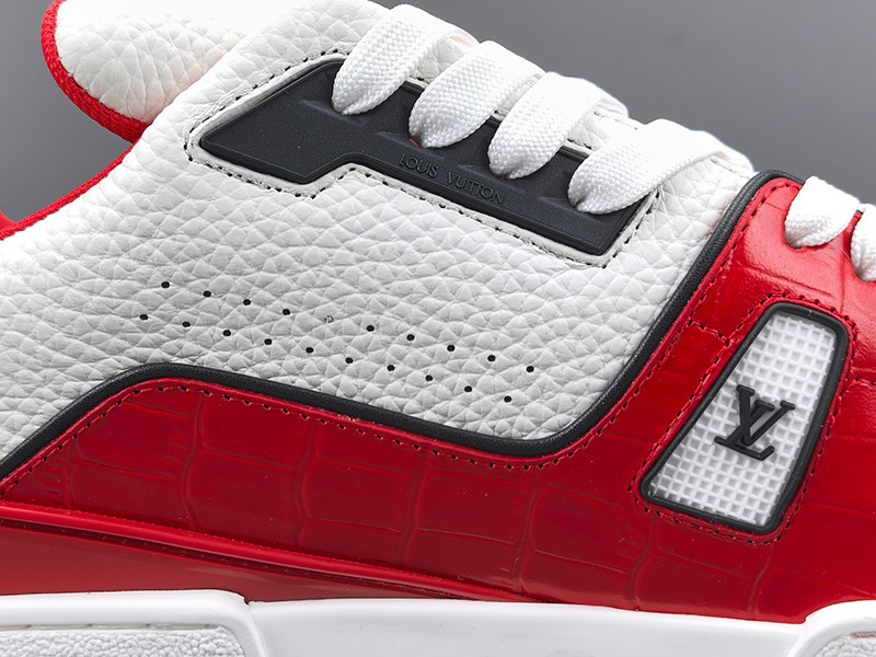 LV Trainer Sneaker 018