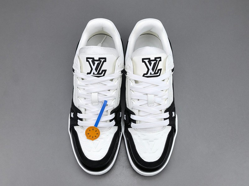 LV Trainer Sneaker 024