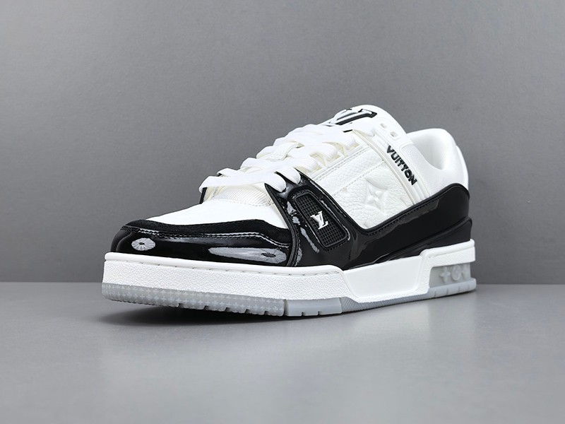 LV Trainer Sneaker 024