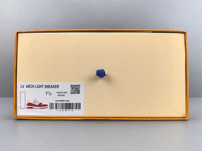 LV Trainer Sneaker 023