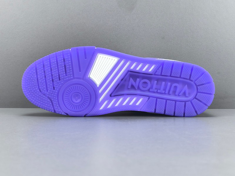 LV Trainer Sneaker 022