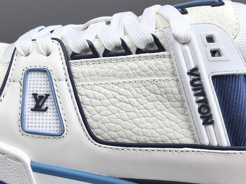 LV Trainer Sneaker 026