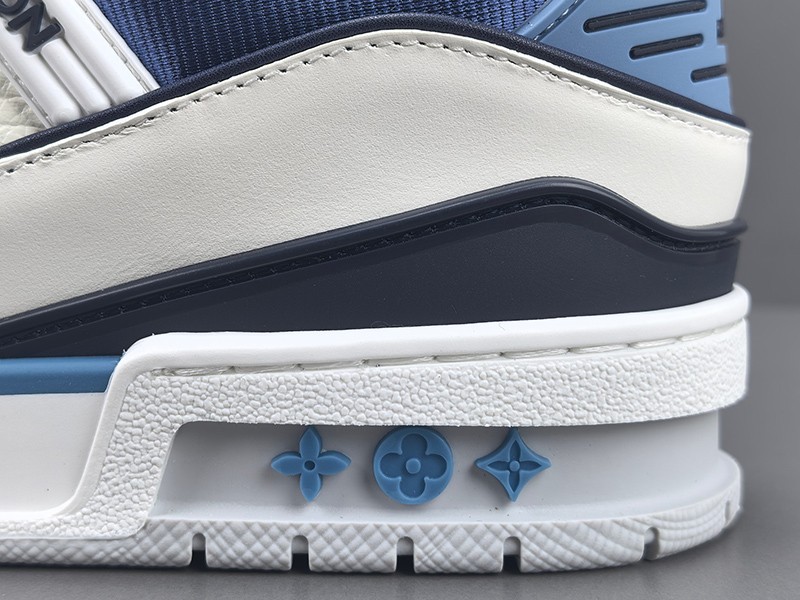 LV Trainer Sneaker 026