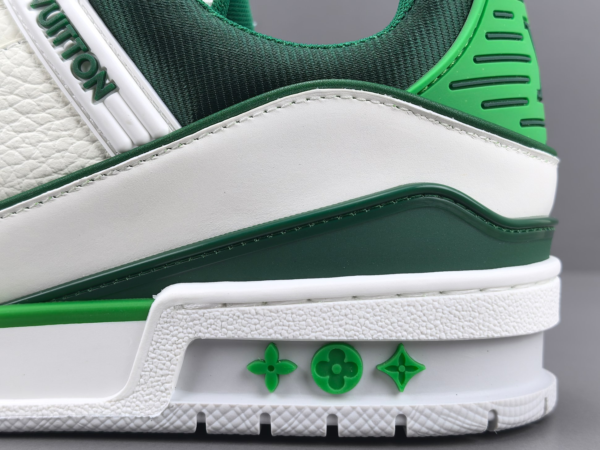 LV Trainer Sneaker 027